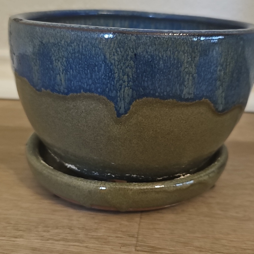 Blue & Tan Ceramic Planter With Saucer and Drainage Holes Preowned 6"x6"x4" - Picture 12 of 12